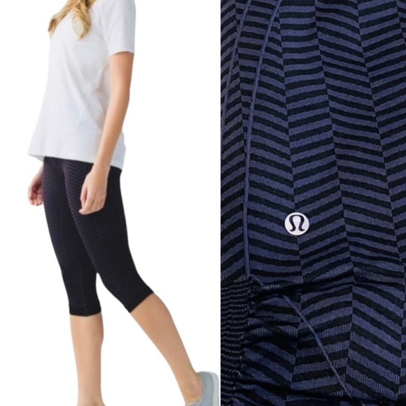 Lululemon In The Flow Crop Blue Chevron Crop Leggings Size 6 RARE - Picture 1 of 10